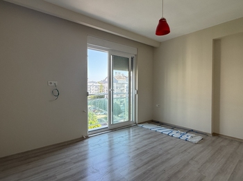 KONYAALTI HURMA MAHALLESİ VİA MARİS 1 SİTESİ 1+1 SATILIK DAİRE