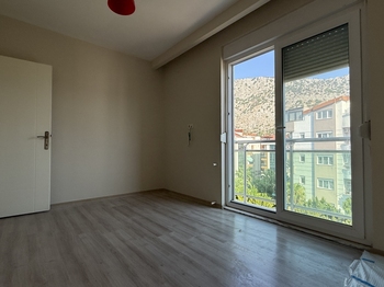KONYAALTI HURMA MAHALLESİ VİA MARİS 1 SİTESİ 1+1 SATILIK DAİRE