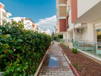 KONYAALTI HURMA MAHALLESİ VİA MARİS 1 SİTESİ 1+1 SATILIK DAİRE