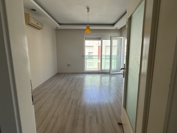 KONYAALTI HURMA MAHALLESİ VİA MARİS 1 SİTESİ 1+1 SATILIK DAİRE